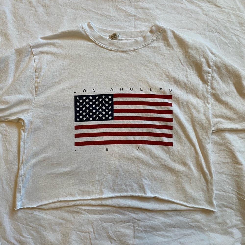 BRANDY MELVILLE SHORT SLEEVE LA T SHIRT
